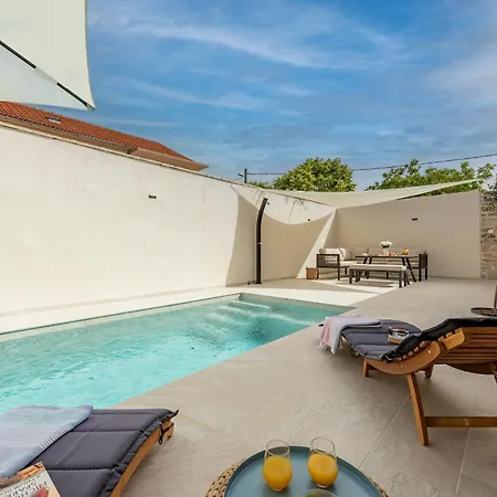 Villa Pod Murvom Zadarvillas