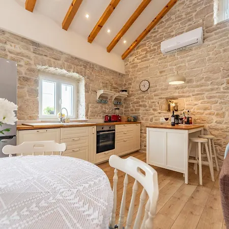 Pod Murvom Zadarvillas ヴィラ *