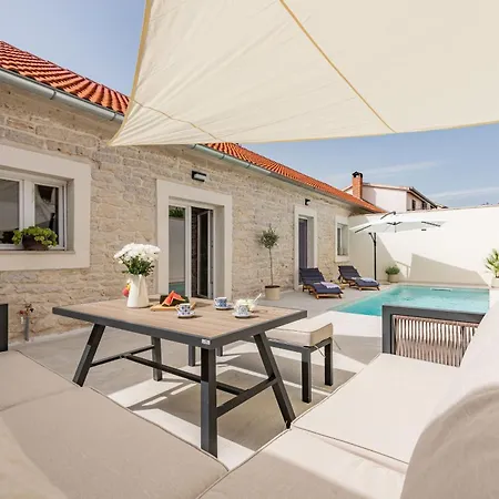 Villa Pod Murvom Zadarvillas *