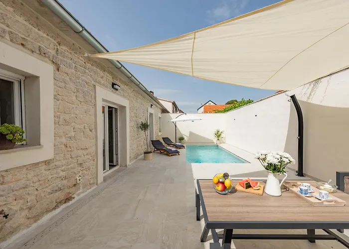 Pod Murvom Zadarvillas Вилла *